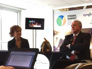Elizabeth Farina, presidente da Unica, e Antonio Padua Rodrigues, diretor da instituição, pouco antes da abertura do Ethanol Summit