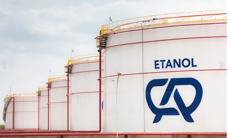 Estrutura de armazenagem de etanol da Copersucar (Foto: Ricardo Teles e Félix Ximenes/Divulgação)