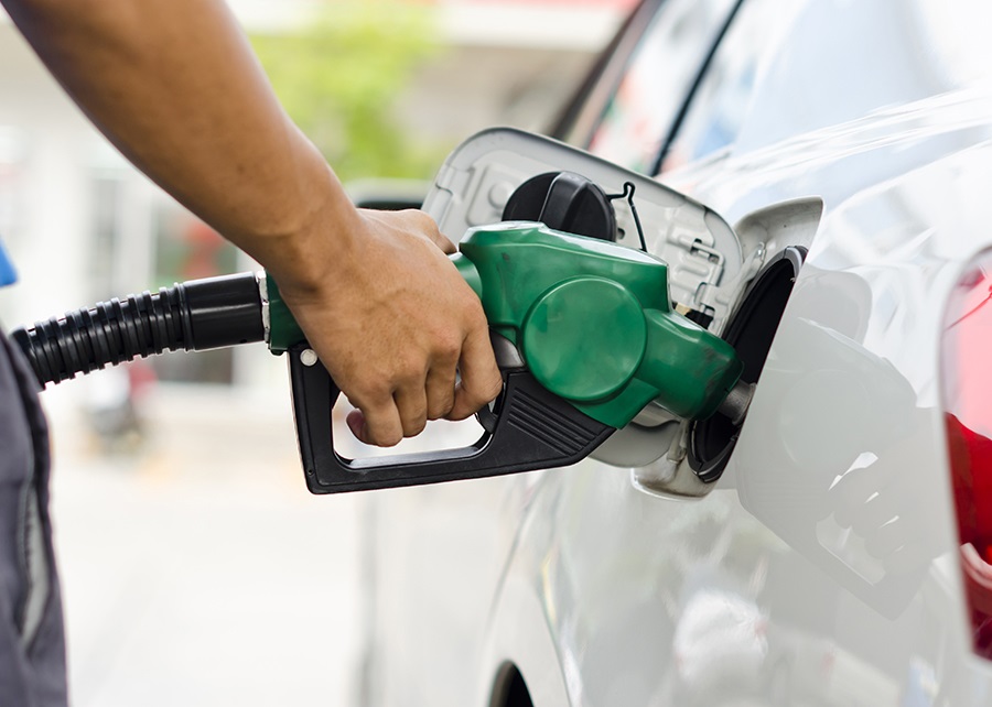 Após dez aumentos consecutivos, preços da gasolina e do etanol recuam em abril