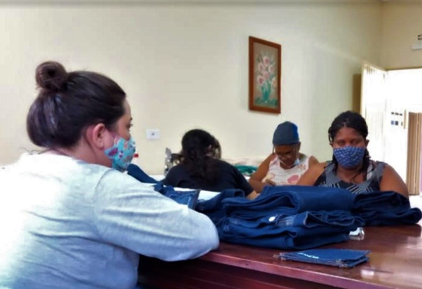 BP Bunge doa uniformes para serem reaproveitados por entidade de Itumbiara - GO