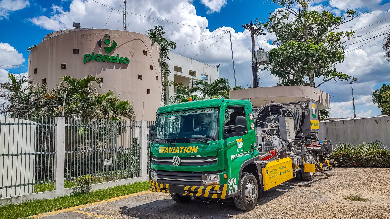 BR Aviation e Pioneiro Combustíveis começam a abastecer aeronaves no Aeroporto de Manaus com caminhão VW 100% elétrico
