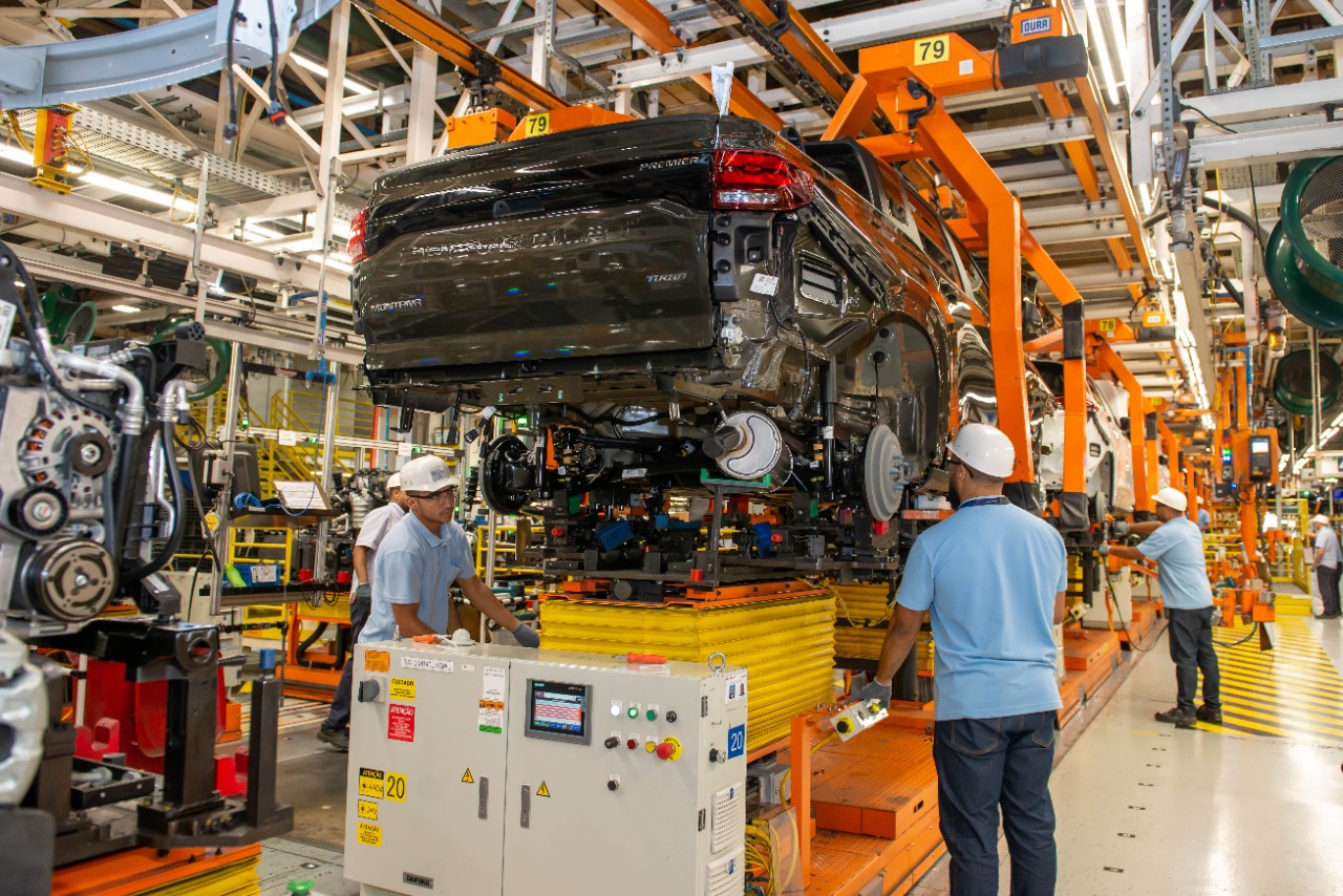 GM aposta nos veículos elétricos e não investirá nos híbridos