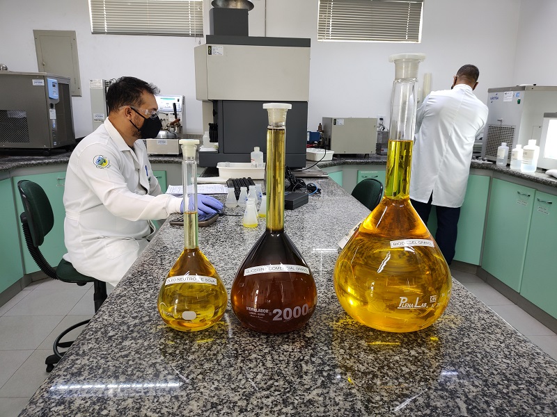 Laboratorio de controle de qualidade da usina de biodiesel Granol (divulgação|)