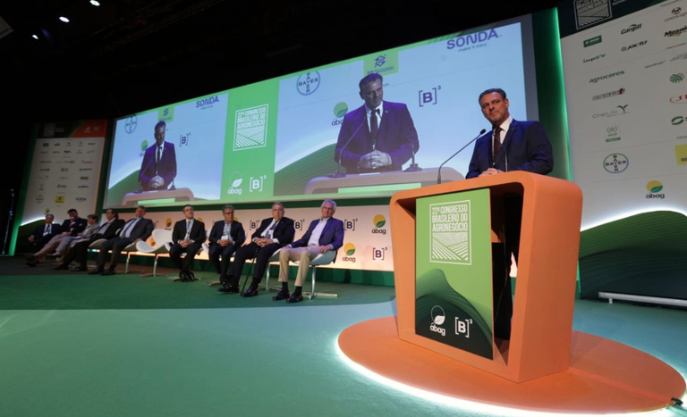 Tecnologias do agro brasileiro são motivos de orgulho, diz ministro Carlos Fávaro