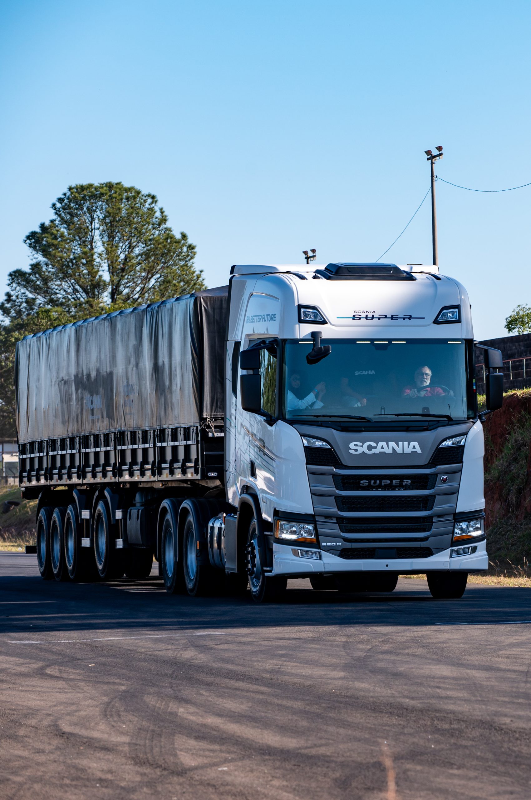 Scania vende 350 caminhões para a AMAGGI sendo 100 os primeiros movidos com B100